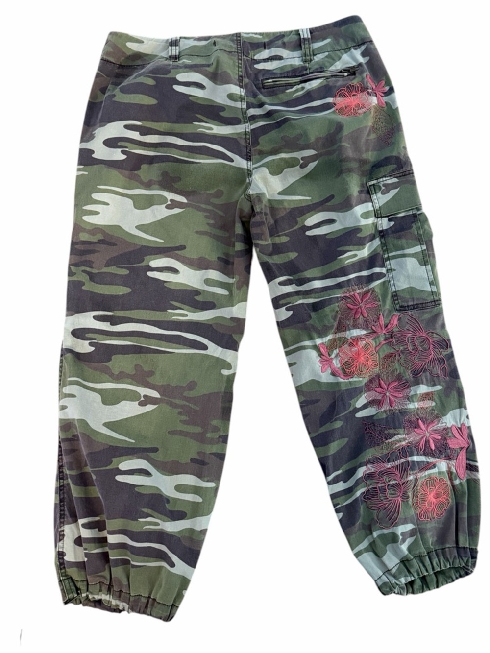 Vintage Express Women's Camo Cargo Pants with Pink Floral Embroidery Sz 9/10 - Picture 2 of 8